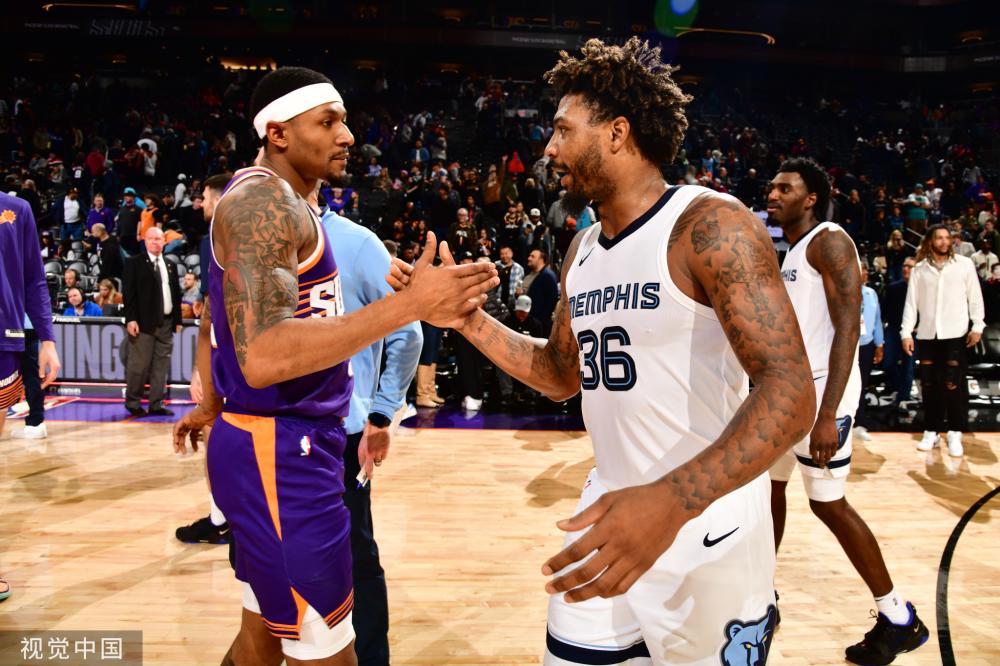 自然而然地 自然而然地