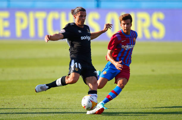 尤其是他承 尤其是他承